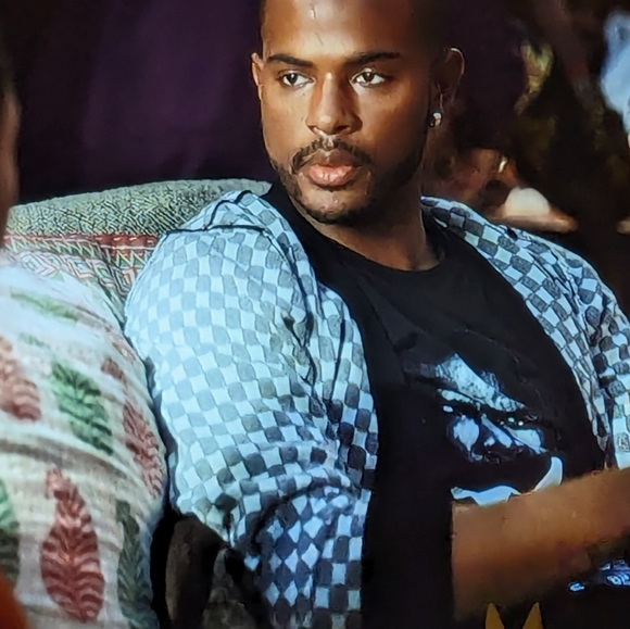 John Lewis Black Shirt worn by Aaron Jackson on Grownish TV S2E17 Trevor Jackson - Picture 5 of 10